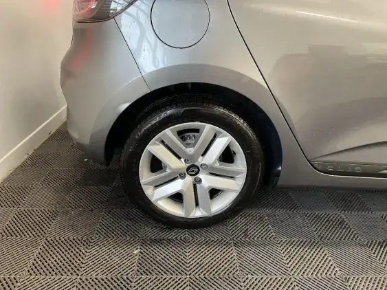 RENAULT CLIO V - voiture d'occasion - Photo 24