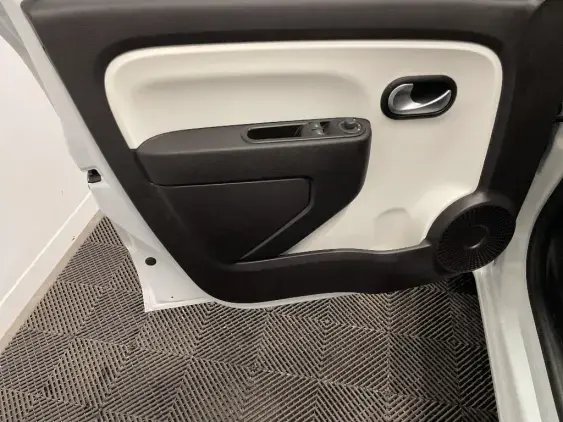 RENAULT TWINGO ELECTRIQUE III - voiture d'occasion - Photo 19