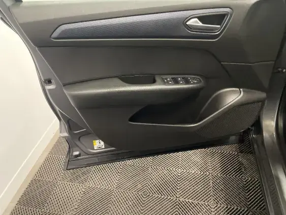 RENAULT ARKANA - voiture d'occasion - Photo 19