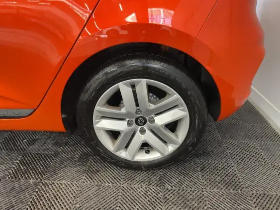 RENAULT CLIO V - voiture d'occasion - Photo 24