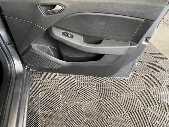 RENAULT CLIO V - voiture d'occasion - Photo 20