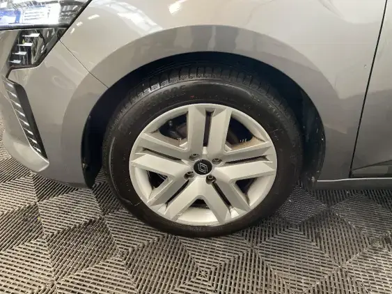 RENAULT CLIO V - voiture d'occasion - Photo 23