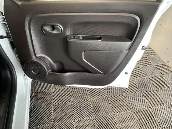 RENAULT TWINGO ELECTRIQUE III - voiture d'occasion - Photo 20