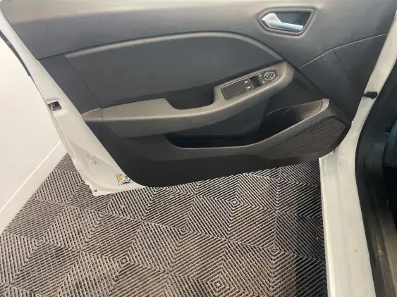 RENAULT CLIO V - voiture d'occasion - Photo 19