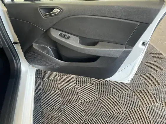 RENAULT CLIO V - voiture d'occasion - Photo 20