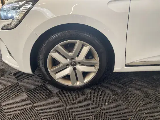 RENAULT CLIO V - voiture d'occasion - Photo 23