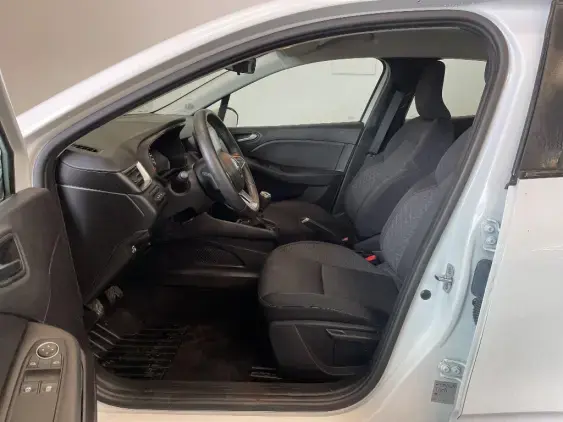 RENAULT CLIO V - voiture d'occasion - Photo 18