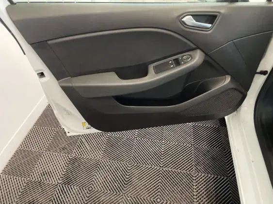 RENAULT CLIO V - voiture d'occasion - Photo 19