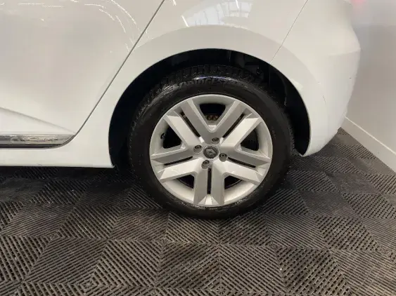 RENAULT CLIO V - voiture d'occasion - Photo 24