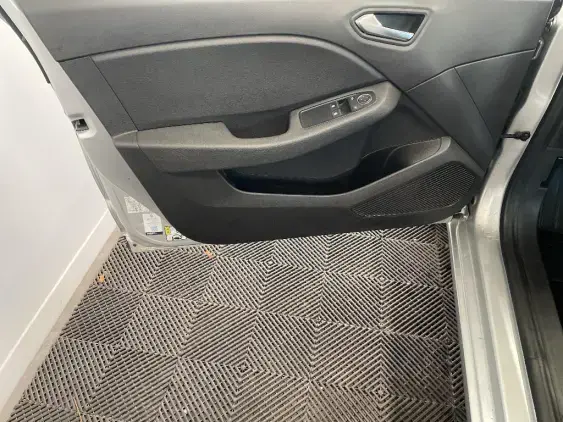 RENAULT CLIO V - voiture d'occasion - Photo 19