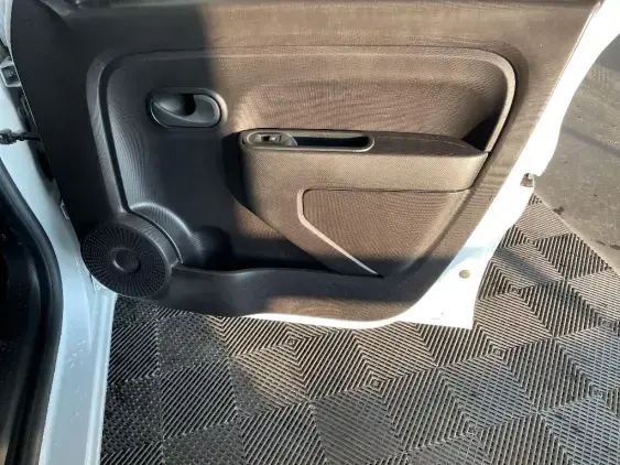 RENAULT TWINGO III - voiture d'occasion - Photo 20