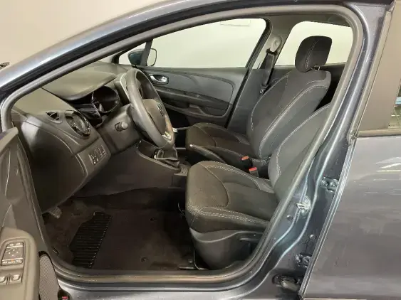 RENAULT CLIO IV - voiture d'occasion - Photo 18