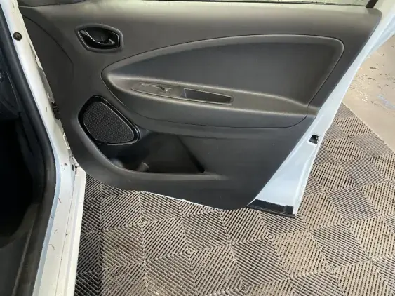 RENAULT ZOE - voiture d'occasion - Photo 20