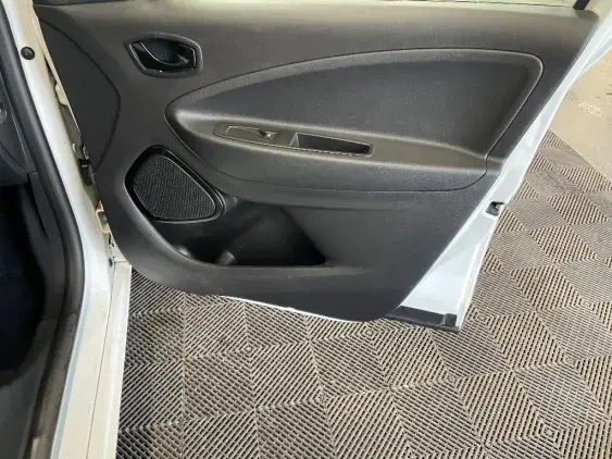 RENAULT ZOE - voiture d'occasion - Photo 20