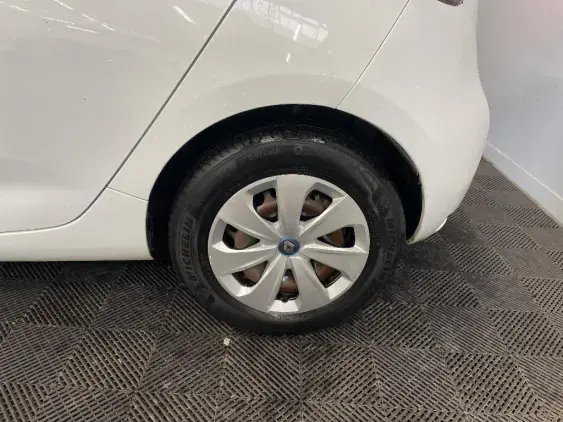 RENAULT ZOE - voiture d'occasion - Photo 24