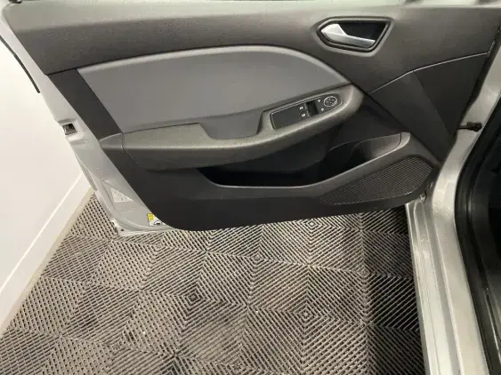 RENAULT CLIO V - voiture d'occasion - Photo 19