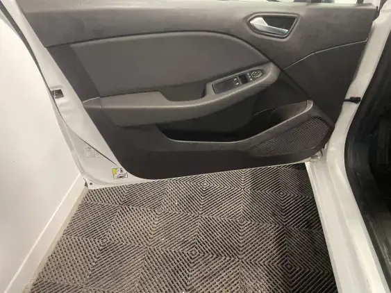 RENAULT CLIO V - voiture d'occasion - Photo 19