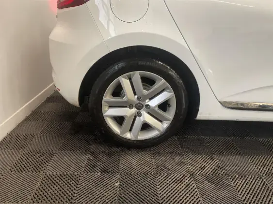 RENAULT CLIO V - voiture d'occasion - Photo 25