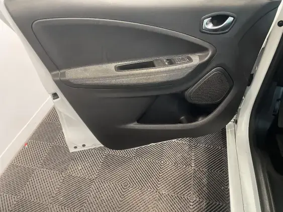 RENAULT ZOE - voiture d'occasion - Photo 19