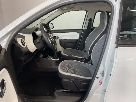 RENAULT TWINGO III - voiture d'occasion - Photo 18