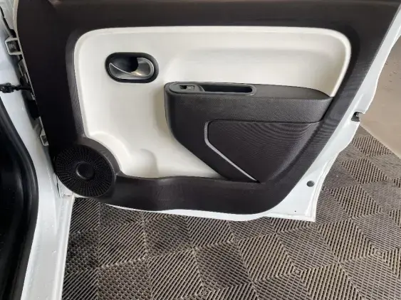 RENAULT TWINGO III - voiture d'occasion - Photo 20