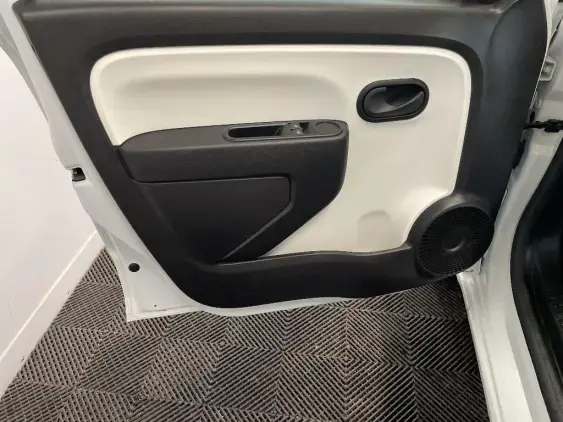 RENAULT TWINGO III - voiture d'occasion - Photo 19