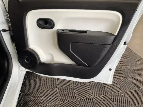 RENAULT TWINGO III - voiture d'occasion - Photo 20