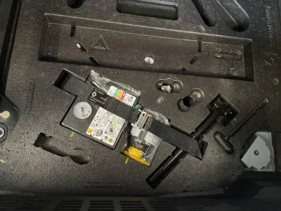 RENAULT CLIO V - voiture d'occasion - Photo 17