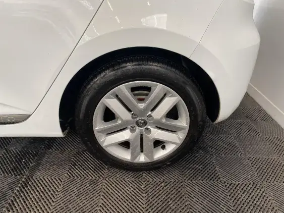 RENAULT CLIO V - voiture d'occasion - Photo 24