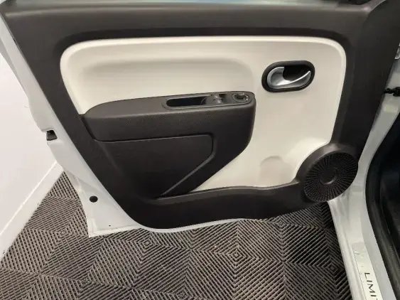 RENAULT TWINGO III - voiture d'occasion - Photo 19