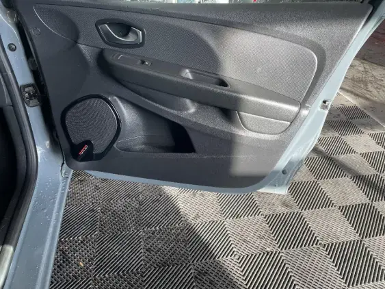 RENAULT CLIO IV - voiture d'occasion - Photo 20