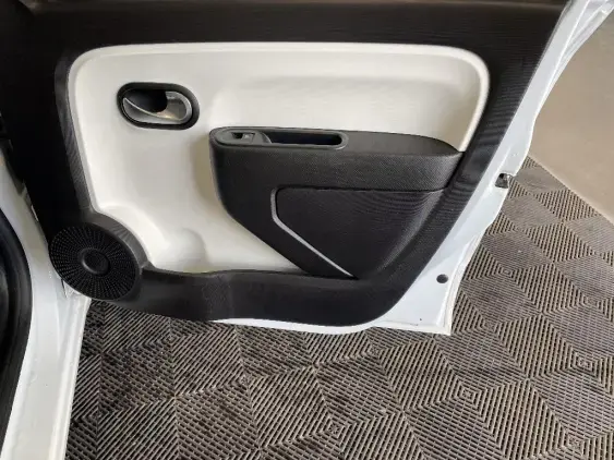 RENAULT TWINGO III - voiture d'occasion - Photo 20