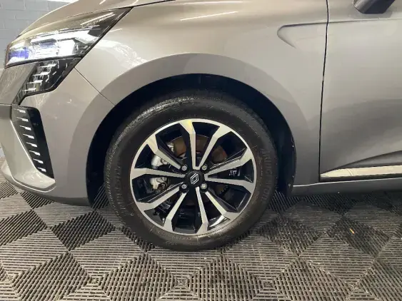 RENAULT CLIO V - voiture d'occasion - Photo 23