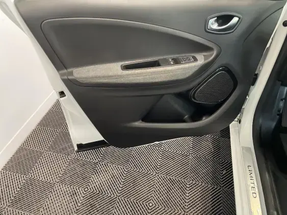 RENAULT ZOE - voiture d'occasion - Photo 19