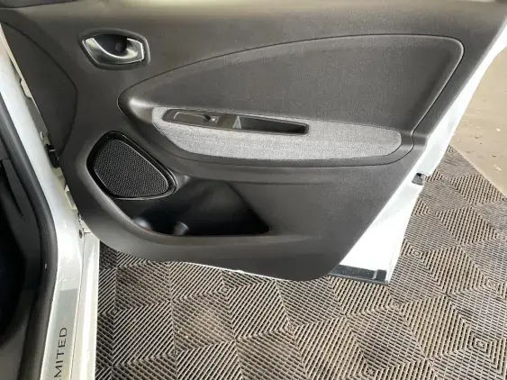 RENAULT ZOE - voiture d'occasion - Photo 20