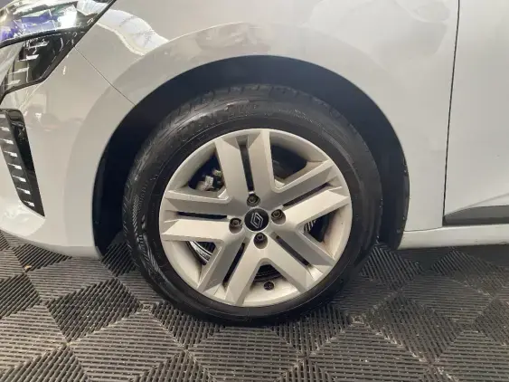 RENAULT CLIO V - voiture d'occasion - Photo 23