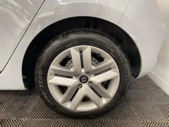 RENAULT CLIO V - voiture d'occasion - Photo 24