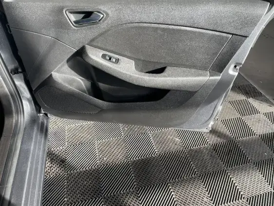 RENAULT CLIO V - voiture d'occasion - Photo 20