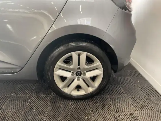 RENAULT CLIO V - voiture d'occasion - Photo 24