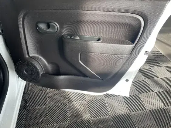 RENAULT TWINGO ELECTRIQUE III - voiture d'occasion - Photo 20