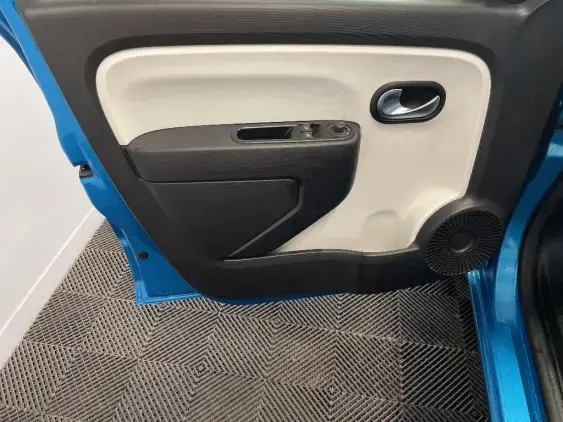 RENAULT TWINGO III - voiture d'occasion - Photo 19