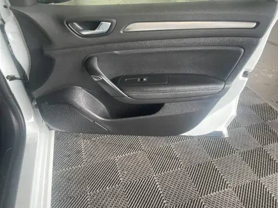 RENAULT MEGANE IV - voiture d'occasion - Photo 20