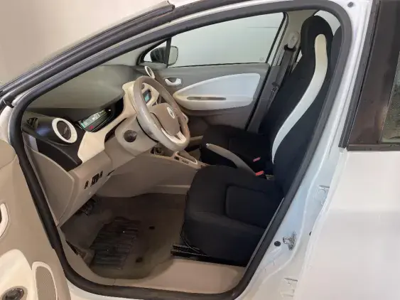 RENAULT ZOE - voiture d'occasion - Photo 18