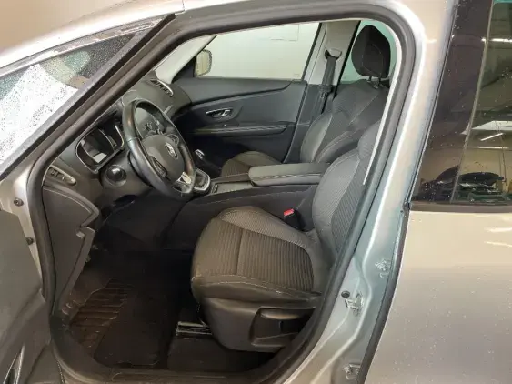 RENAULT SCENIC IV - voiture d'occasion - Photo 18