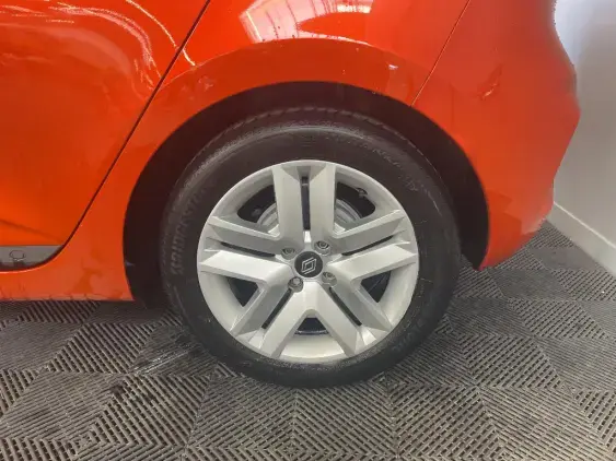RENAULT CLIO V - voiture d'occasion - Photo 24
