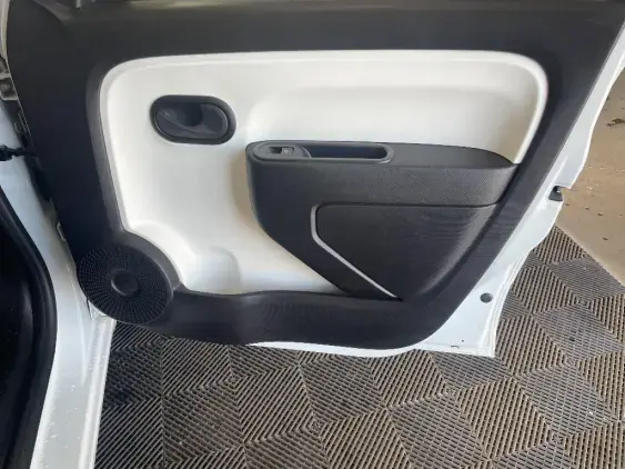 RENAULT TWINGO III - voiture d'occasion - Photo 20
