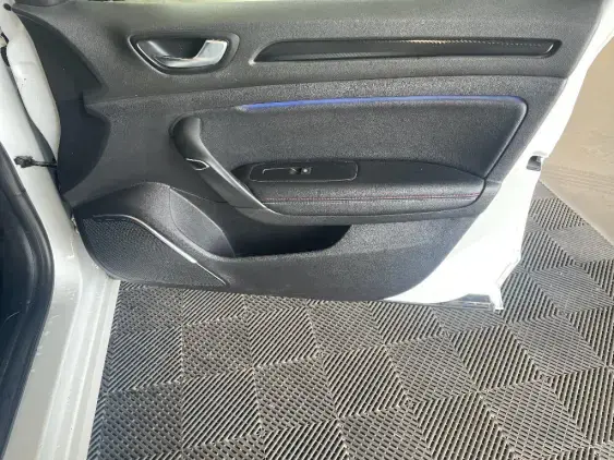 RENAULT MEGANE IV - voiture d'occasion - Photo 20