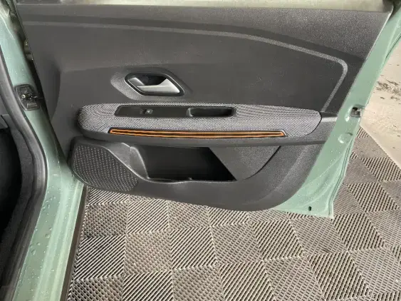 DACIA SANDERO III - voiture d'occasion - Photo 20