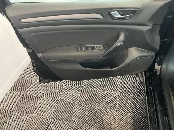 RENAULT MEGANE IV - voiture d'occasion - Photo 19