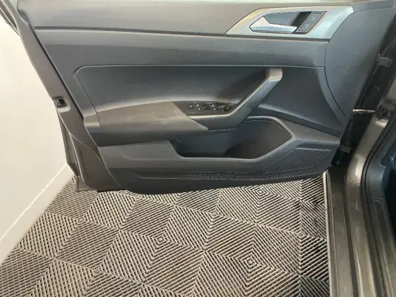 VOLKSWAGEN POLO VI - voiture d'occasion - Photo 19